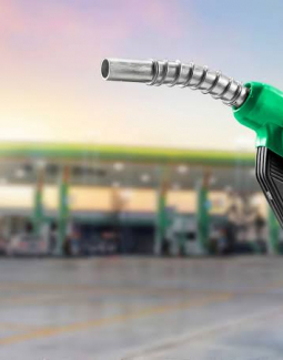 Combustibles experimentaran un alza en sus precios anuncia Ministro de Hacienda y Economía
